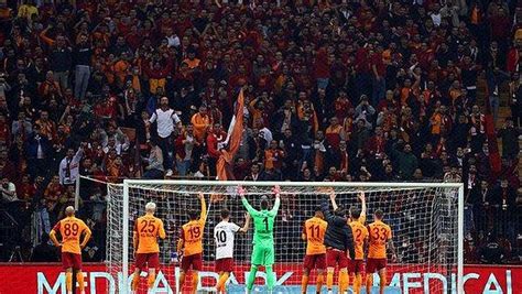 G­a­l­a­t­a­s­a­r­a­y­ ­Y­a­s­a­k­ ­D­i­n­l­e­m­i­y­o­r­!­ ­T­F­F­­n­i­n­ ­K­a­r­a­r­ı­n­a­ ­K­a­r­ş­ı­ ­G­e­l­d­i­.­.­.­